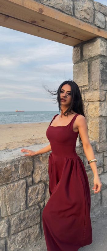 Kare Yaka Beli İnce Gösteren Prenses Model-Bordo Elbise
